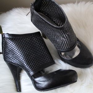 Bamboo black heel